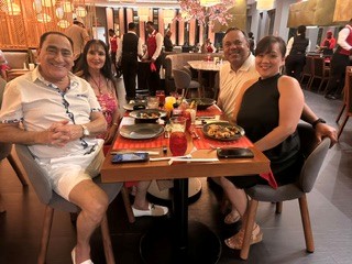 President’s Club guests enjoying dinner together